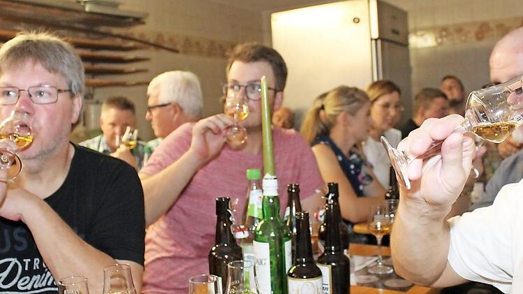 Whiskey-Probe in der Bäckerei von Josef Kraus.  Foto: Carmen Schwind