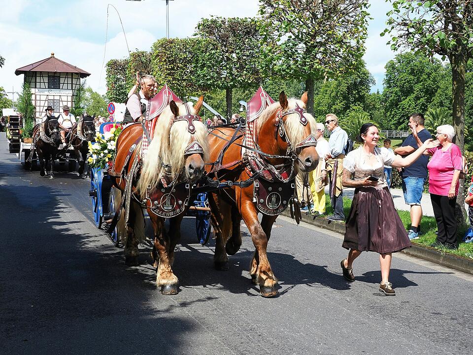 Großer historischer Festzug durch Bad Kissingen!