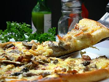 Pizza, Ravioli und Co. - lecker und einfach, doch was ist in Fertiggerichten wirklich drin? Wir zeigen, was für versteckte Fallen in Convenience-Produkten sind. Symbolbild: pixabay.com