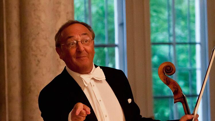 Begeisternder Musikerklärer: Cellist Karlheinz Busch.Foto: Jochen Berger