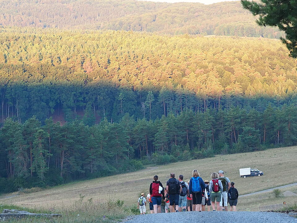 Das verlassene Dorf Bonnland darf bei einer Wanderung durch den Truppenübungsplatz Hammelburg nicht fehlen. Foto: Jürgen Schmitt
