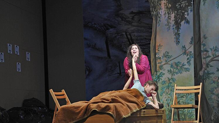 Szene aus Bellinis "Norma" am Landestheater Coburg.Foto: Andrea Kremper