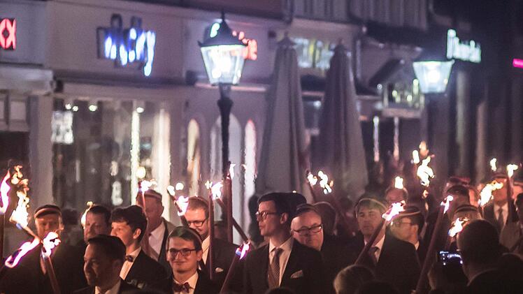 Impressionen vom CC-Fackelzug und er Mahnstunde auf dem Coburger Markt.Foto: Jochen Berger