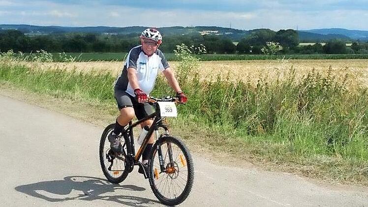 Radfahren ist Heinz Br&uuml;ckners Leidenschaft. 2017 gelang ihm ein Mountainbike-Marathon, mit 78 als &auml;ltestem Teilnehmer.  Fotos: Heike Br&uuml;ckner