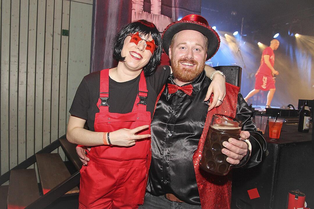 Faschingsparty vom Feinsten in der Stadthalle Stadtsteinach.