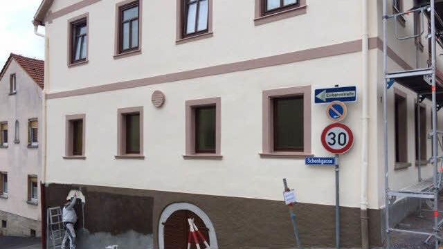 Nachher: Das ehemalige Gasthaus "Zum Stern" erstrahlt in hellem Beige. Foto: Kerstin Väth