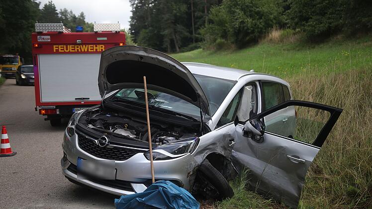 Zwei Verletzte bei Unfall durch betrunkenen Fahrer im Kreis Ansbach