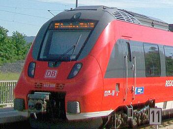 Der Franken-Thüringen-Express pendelt am Wochenende nur zwischen Lichtenfels und Sonneberg sowie zwischen Bamberg und Nürnberg. Zwischen Lichtenfels und Bamberg fahren Busse.