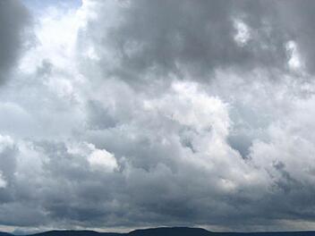 Auch am Mittwoch kann es wieder kräftig stürmen. Foto: B.Krause