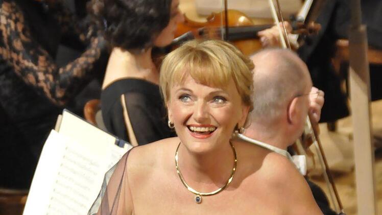 Iva Simon ist die "Grande Dame" des Operettenzaubers.