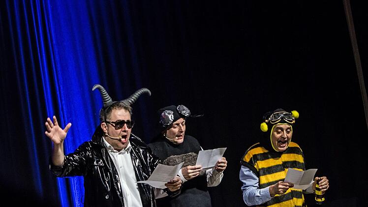 Das neue Programm des Kabarett-Trios TBC feierte seine Premiere in Beiersdorf.Foto: Jochen Berger
