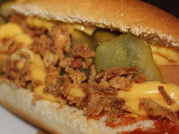 Die M&ouml;belhauskette Ikea trennt sich von ihrem Lieferanten von Hotdog-W&uuml;rstchen. Damit reagiert das Unternehmen auf den Vorwurf der Tierqu&auml;lerei eines Schlachthofes in Oldenburg. Symbolfoto: pixabay.com