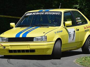 Thomas Meier wagte sich mit einem Vereinsauto des AC Erlangen, einem gelben VW Polo, auf die Strecke. Fotos: Picturedreams
