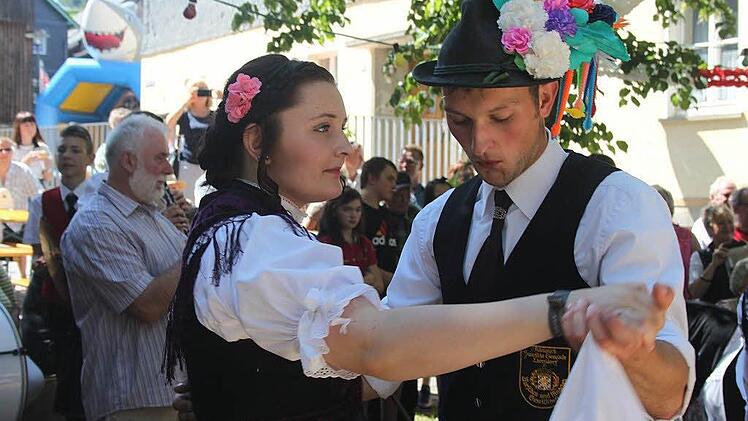 Ebersdorfer Kirchweih-Tanzpaar Foto: Veronika Schadeck