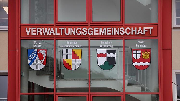 Ansprechpartner für Bürger aus Geroda, Oberleichtersbach, Schondra und Riedenberg ist die Verwaltungsgemeinschaft Bad Brückenau. Foto: Ulrike Müller