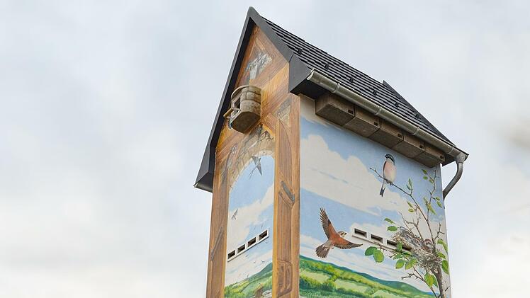 Die optische Gestaltung soll aufzeigen, wie sich die Landwirtschaft und das Vorkommen der Arten in der Region verändert haben.