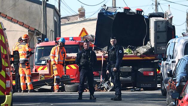 TGV kracht in Nordfrankreich in Laster