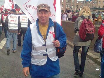 Gegen Hass, Hetze und Hitlergruß: Matthias Hahn - hier bei einer DGB-Demonstration in Nürnberg - ruft zu einem Schweigemarsch am Montag in Kulmbach auf. Foto: privat