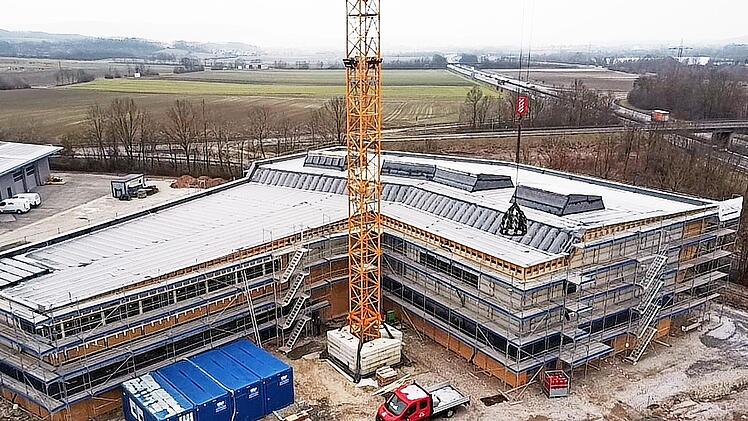 Gut im Zeitplan liegt der Neubau des ILS-Neubaus in Buttenheimer Industriegebiet.