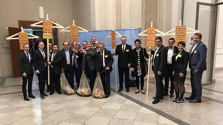 Die Coburger Delegation im Foyer des Bundeswirtschaftsministerium.privat