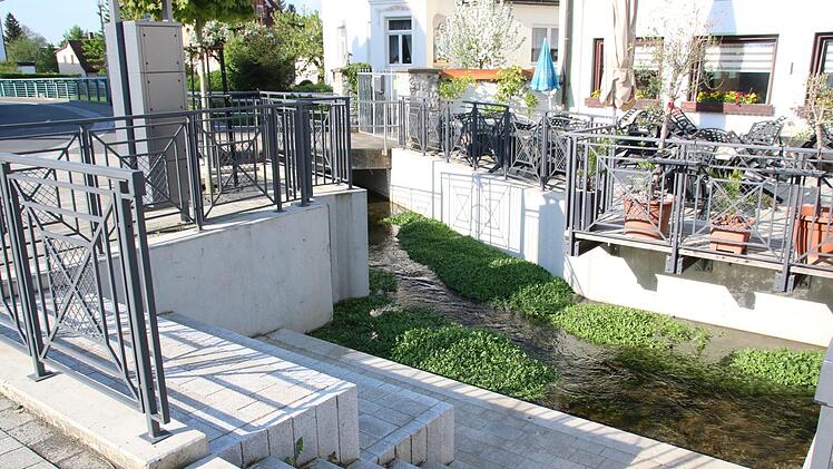 Das Element Wasser wurde bereits beim Umgestalten der Bahnhofstraße mit einbezogen. Die KIS regt an, das Element Wasser noch mehr zu berücksichtigen.Matthias Einwag