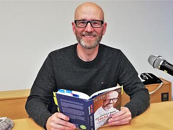 Ex-Staatssekretär  Peter Tauber (CDU) bei seiner Buchvorstellung auf dem Volkersberg. Foto: Sigismund von Dobschütz