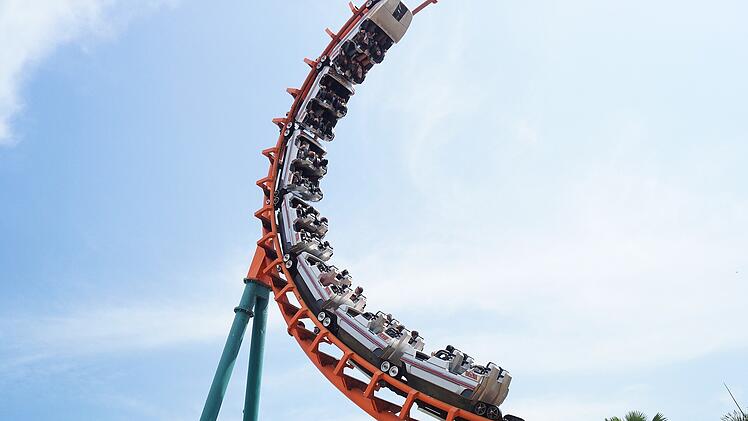 Symbolbild: Achterbahn