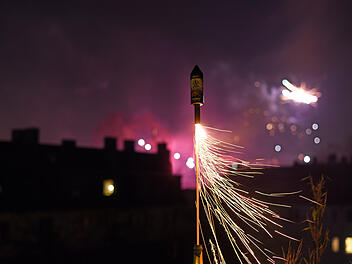 Silvester, Böller, Raketen