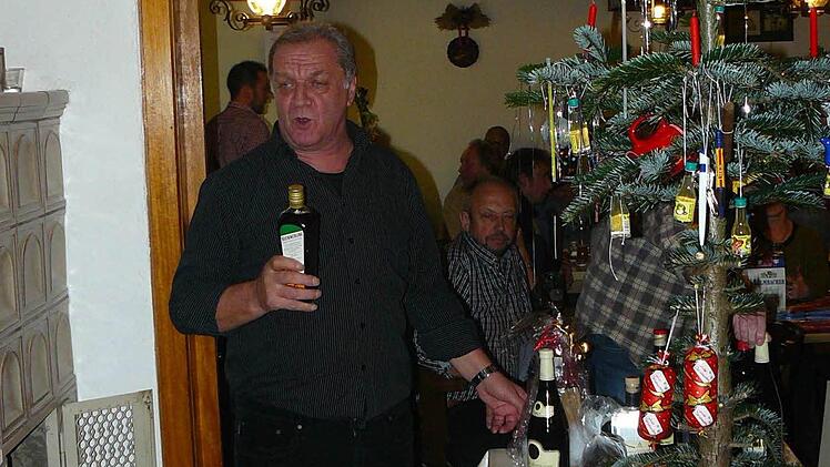 Christbaumversteigerung in Elbersreuth Foto: Klaus-Peter Wulf