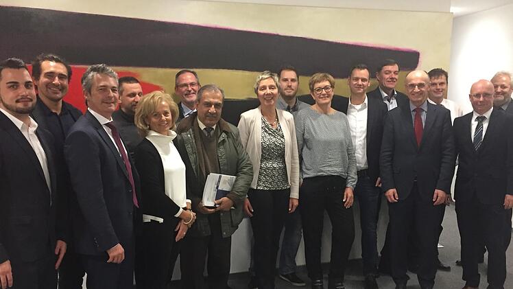 Die Vertreter des IHK-Gremialausschusses Haßberge trafen sich zur Herbsttagung in Zeil - Achte von links Anne Feulner, Vorsitzende des IHK-Gremialausschusses Haßberge.privat