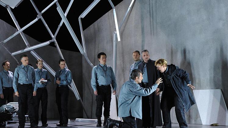 Richard Wagners "Parsifal" feierte Premiere am Landestheater Coburg. Szene aus dem 1. Akt der Neuinszenierung von Jakob Peters-MesserFoto: Andrea Kremper