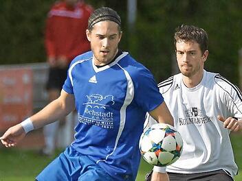 Alexander Jeromin (links) bleibt Spielertrainer des TSV H&ouml;chstadt, der eine Spielgemeinschaft mit dem Nachbarn aus Gremsdorf bildet. F&uuml;r den 28-J&auml;hrigen wird es die dritte Spielzeit im Amt. Foto: Picturedreams/Archiv