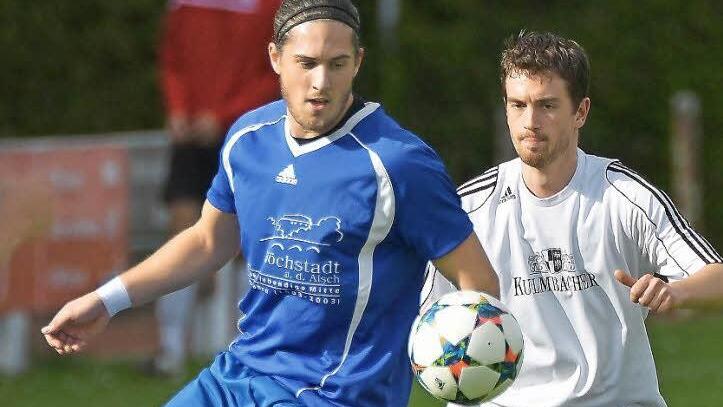 Alexander Jeromin (links) bleibt Spielertrainer des TSV H&ouml;chstadt, der eine Spielgemeinschaft mit dem Nachbarn aus Gremsdorf bildet. F&uuml;r den 28-J&auml;hrigen wird es die dritte Spielzeit im Amt. Foto: Picturedreams/Archiv