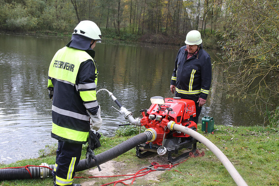 Coburg: Üben für den Ernstfall – Rettungskräfte und Statisten stellen ICE-Katastrophe nach