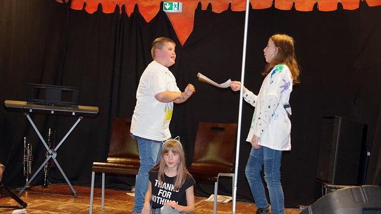 Viele Lacher erntete die kurze Familien-Szene "Angela Merkel" aus dem Impro-Theater-Workshop.