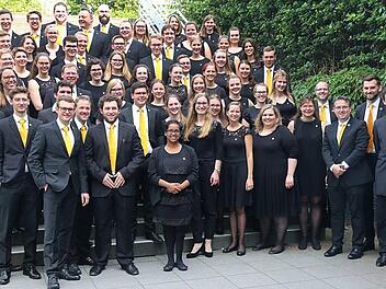 Die Mitglieder der Bläserphilharmonie des Musikvereins Forchheim-Buckenhofen in Osnabrück Foto: Jan Korporaal