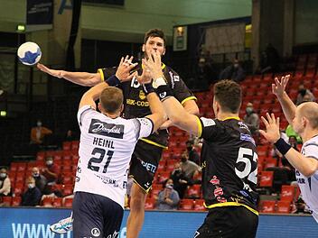 HSC-Neuzugang Drasko Nenadic machte an alter Wirkungsstätte sein bisher bestes Spiel im Coburger Trikot. Foto: Iris Bilek