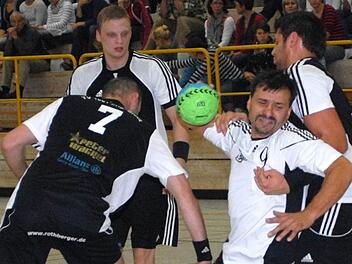 Zwischen Ben Ljevar (am Ball) und seinem TSH-Team lief es zuletzt nicht mehr rund, was nach vier Jahren zum Bruch führte.