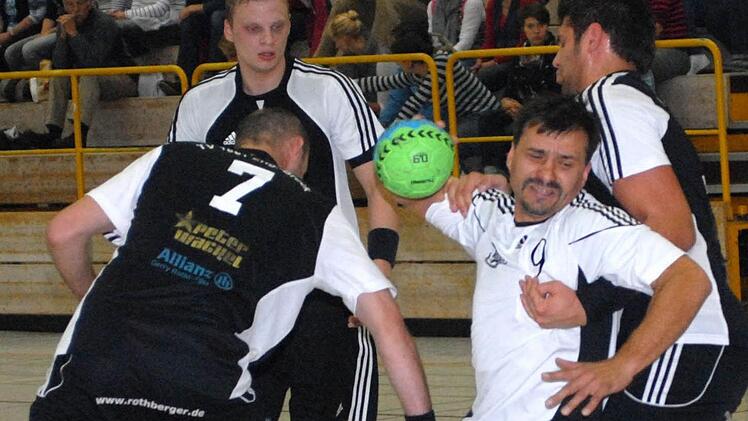 Zwischen Ben Ljevar (am Ball) und seinem TSH-Team lief es zuletzt nicht mehr rund, was nach vier Jahren zum Bruch führte.