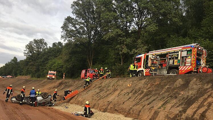 Alarmübung: Verkehrsunfall im Baustellenbereich zwischen Rupboden und Eckarts mit kniffliger Bergung. Foto: Benedikt Stelzner