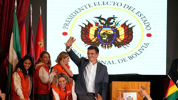 Ende der linken Ära in Bolivien: Paz gewinnt Präsidentenwahl