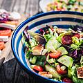 Gesunde Ernährung bedeutet nicht automatisch jeden Tag Salat essen zu müssen. Mit unseren fünf Tipps und dazu passenden Rezepten werden Sie garantiert satt und tun ihrem Körper auch noch etwas Gutes. Symbolfoto: unsplash.com/Jez Timms