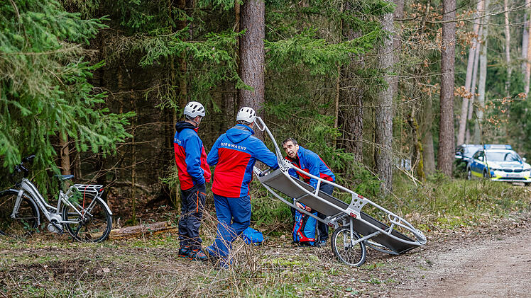 Verletzte Frau im Wald: Rettungshubschrauber im Einsatz
