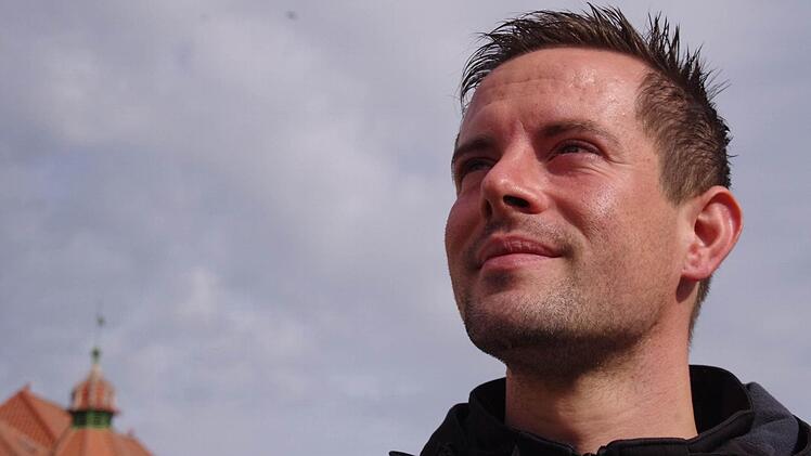 Jan-Philip Rebhan ist leidenschaftlicher Gleitschirmflieger.