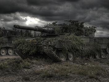 Mutig stellten sich unbewaffnete Ukrainer russischen Panzern entgegen.