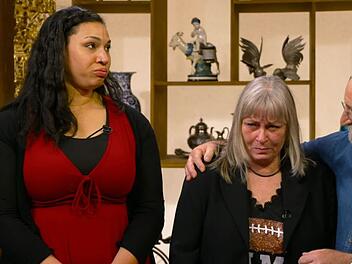 Verkäuferin Editha (Mitte) kamen die Tränen, als sie die Einschätzung von Expertin Wendela Horz hörte.