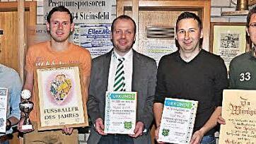 Diese Fußballer wurden geehrt, von links: Dirk Rother (200 Spiele), Steffen Vollert (100 Tore, Fußballer des Jahres), Vorstand Sport Manuel Werner, Sebastian Ries (200 Tore) und Mathias Vollert (400 Spiele).