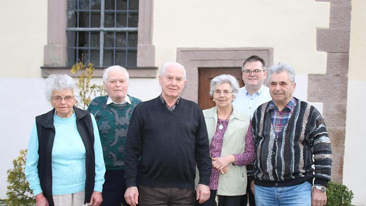 Die fünf verbliebenen Mitglieder: Herlinde und Albert Vierheilig, Werner und Helene Kümmert, Peter Hartlaub und Johann Schäfer.