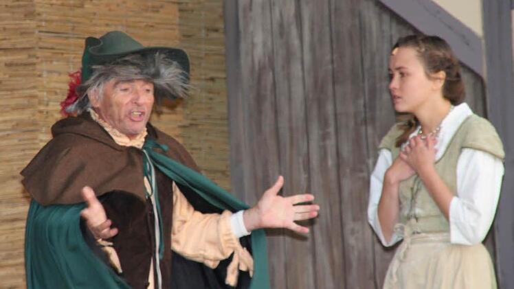 Aufführung des Märchens "Rumpelstilzchen" auf der Freilichtbühne im Schrimpf'schen Schloss  Foto: Dieter Britz