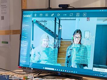 Die Mitglieder hatten die Möglichkeit, moderne Technologie zu testen – etwa eine Software zur Gesichtserkennung, die Emotionen erfassen, sowie das Alter schätzen kann.